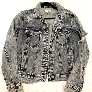 BP DISTRESSED STYLE LIGHT DENIM JACKET - SMALL